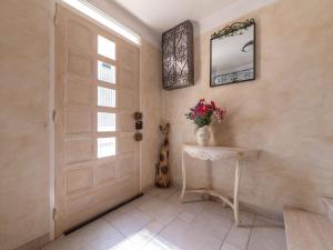 Villas Villa in Carpentras with Private Pool : photos des chambres