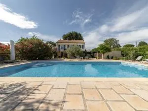 Lavish Villa in Carpentras with Private Pool - Carpentras