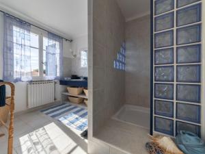 Villas Villa in Carpentras with Private Pool : photos des chambres