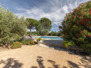 Villas Villa in Carpentras with Private Pool : photos des chambres