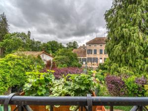 Maisons de vacances Garden View Holiday Home in Bligny Sur Ouche with Terrace : photos des chambres