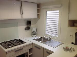 TopSun Argelès Camping La Sirène 2 bedroom 25m2 max 4 personnes Inc bebe pas denfants sans parents