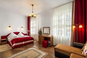 Family Suite 3*** (2-4 Adults) room in Palatul Brukenthal Avrig