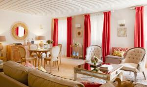 Old Town Luxury Suites Komissa