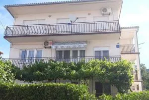 Apartment Lukrecija - Selce