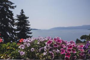 Villa Selva Luxury Lakeview Apartment