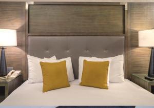 Queen Room - Non-Smoking room in Best Western Plus Robert Treat