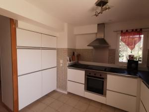 Ou Souleou appartement 3 étoiles dans villa Spa béton jardin vue mer et colline