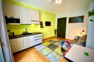 Spa Tiny Love Apartment close to Milan-Como-Malpensa