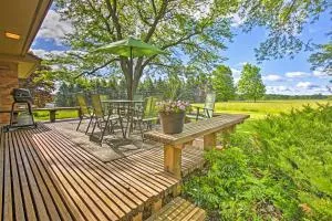 3 Mi to Silver Lake Traverse City Home with Deck - Kingsley