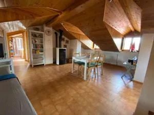 La Mansardina in centro Asiago - 阿夏戈