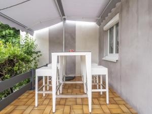 Maisons de vacances Attractive Holiday Home in Cessenon Sur Orb with Terrace : photos des chambres