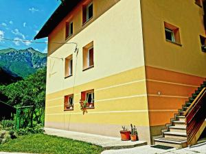 Apartment and Garden house among the mountains 