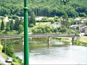 Maisons de vacances Maison L'Hirondelle Rustique a Tournavaux : photos des chambres