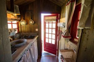 Maisons de vacances Hebergements Insolites dans tonneaux - Gite Le Coup de Foudre : photos des chambres