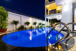 Palm Villa 29 - Villa Luxury 8Bedroom & Pool near the sea