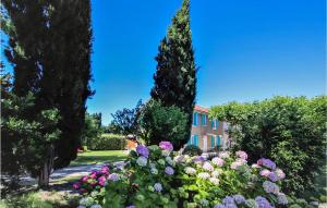 Maisons de vacances Awesome home in Verquires with 3 Bedrooms, WiFi and Outdoor swimming pool : photos des chambres