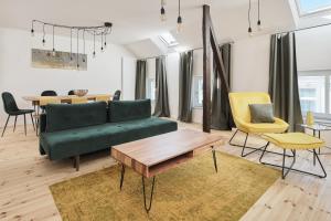 *80 m2 Stylish Apt* NetflixKitchen* Nespresso*