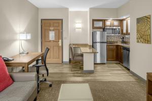 One-Bedroom King Suite - Non-Smoking room in Staybridge Suites Chattanooga-Hamilton Place an IHG Hotel