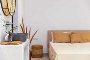 Naxos Almyra Studio 20