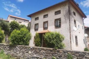 Maisons de vacances Le moulin de chante oiseau : Maison 4 Chambres