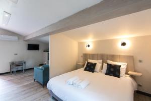 Maisons d'hotes LE MAS DES COLOMBES : Chambre Lit King-Size Deluxe