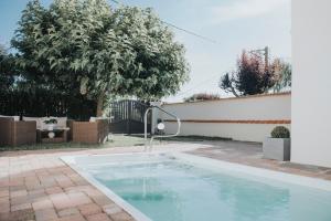 Sejours chez l'habitant Chez Angel : Chambre Double - Vue sur Piscine