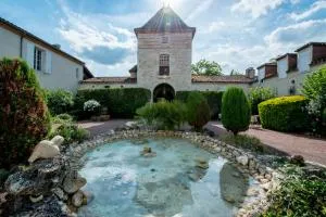 Logis Hotel Le Prince Noir - Sainte-Colombe-en-Bruilhois