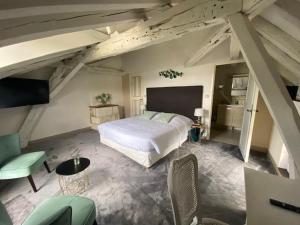 Hotels Hostellerie Les Griffons : photos des chambres