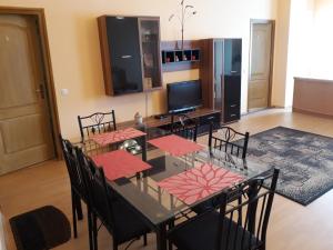 Piac utcai Apartman