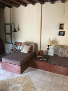 Chora Samothrakis, House with courtyard