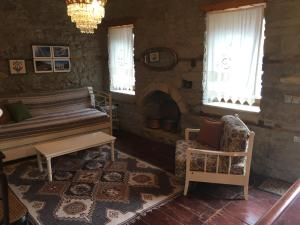 Chora Samothrakis, House with courtyard Nisos-Samothraki Greece