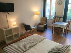 Appartements Joli studio calme parking proche thermes et centre : photos des chambres