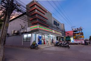 Brown Home Sattahip @ 19