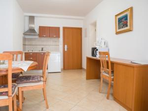 Apartments Luketina