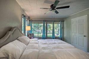 Lake O the Pines Retreat with Water Access!