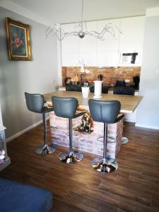 Romantyczny Apartament HAPPY 16 BASEN & KORT TENISOWY, OCHRONA 24 h - dla maksymalnie 6 osób