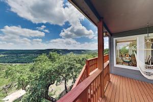 Three-Bedroom House room in Lake Home with Private Hot Tub & Stunning Views home