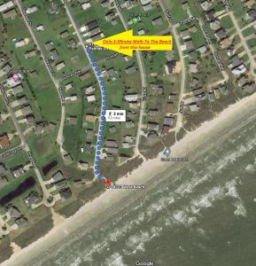 PRIVATE BEACH -- AWAY FROM THE CROWDS - Ocean Views -Short drive to MOODY GARDENS, SCHLITTER BAHN, PLEASURE PIER