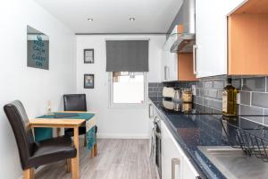 Historic Location, Private Parking, Ground Floor Luxury Flat