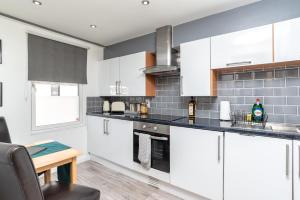 Historic Location, Private Parking, Ground Floor Luxury Flat