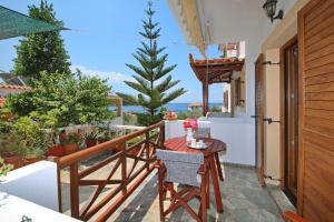 Niki Apartments Skopelos Greece