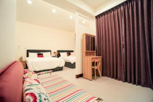 Phòng 2 giường đơn có ban công (Twin Room with Balcony)