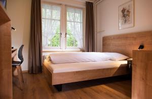 Single Room with Shared Bathroom room in Weisses Kreuz