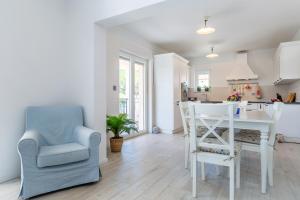 Three-Bedroom House room in Holiday house MASLINA