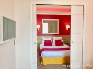 Hotels Hotel Outre-Mer - Villa Le Couchant : Suite Familiale - Vue sur Mer