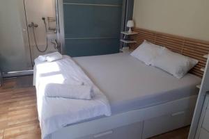 Air conditioned STUDIO in quite garden with barbecue Athens