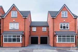 Birmingham Estate - Contractor & Group Accommodation - Secure Parking