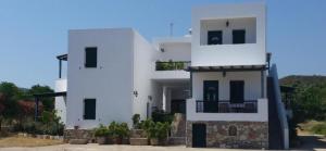 Myrto Apartments