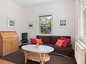 GardenView Apartment in Lübow with Terrace
